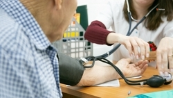 Врачи ставропольской краевой больницы обследовали жителей посёлка Рыздвяный