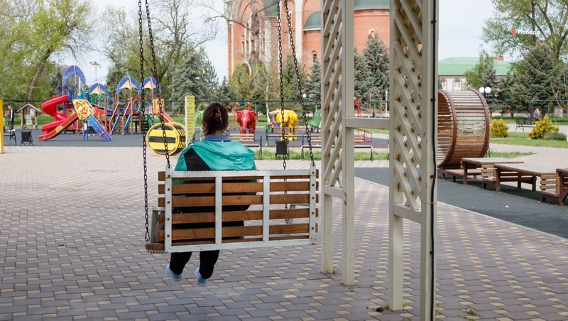 Губернатор поручил мэру Ставрополя построить детские площадки во дворах города