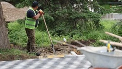 Первый этап благоустройства зоны отдыха завершают в Александровском округе