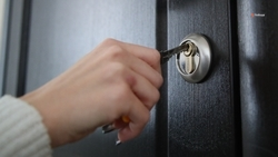 Три молодые семьи из Новоалександровского округа получили жилищные сертификаты