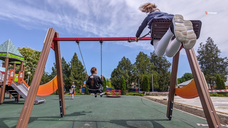 Губернатор поздравил работников детских садов Ставрополья с праздником