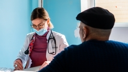 Мобильная медбригада обследовала детей войны из Благодарненского округа