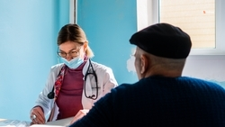 Мобильная медбригада посетила хутор Александровского округа