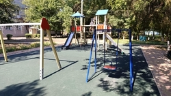 Детскую площадку возвели в посёлке Левокумского округа
