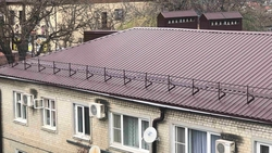 В Пятигорске капитально отремонтировали крышу двухэтажного дома 1965 года 