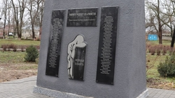 Обновлённый воинский мемориал торжественно открыли в Новоселицком округе