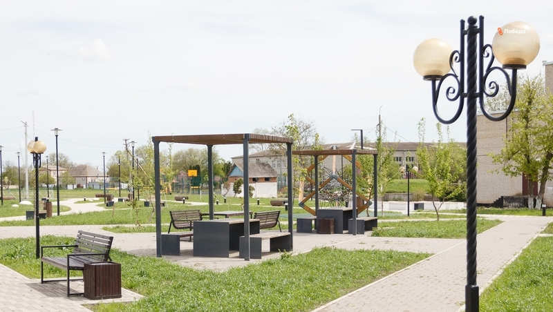 Благоустройство сквера завершают в Лермонтове
