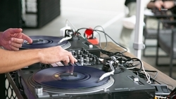 Ставропольский продюсер Разин пожаловался на концерты двойника Юрия Шатунова