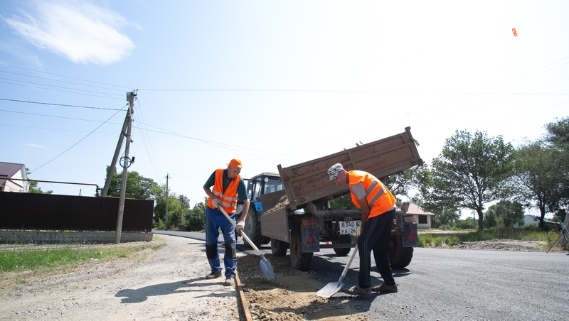 Ремонт улицы по краевой программе начали в селе на Ставрополье