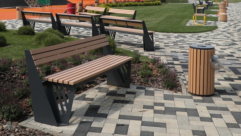 Территорию возле Дома культуры благоустроили в селе Новозаведенном 