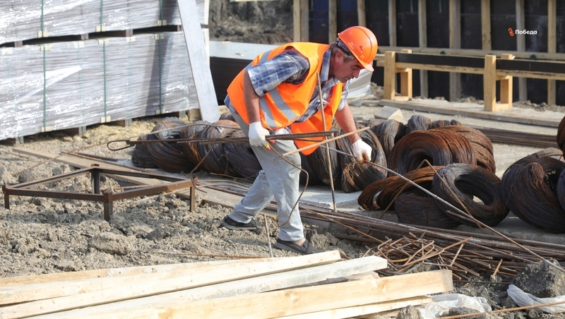 Инженерные системы прокладывают в строящейся школе Ставрополя