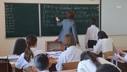 Ещё девять учителей трудоустроят в сельские школы Ставрополья