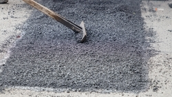 В Арзгире благодаря нацпроекту обновили мост