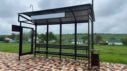 Новый остановочный павильон и ограждение кладбища обустроили в Труновском округе