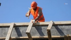 Владимир Владимиров поручил сдать новый корпус детской больницы в срок