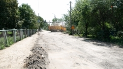 Ремонт дороги проходит в посёлке Изобильненского округа по инициативе жителей