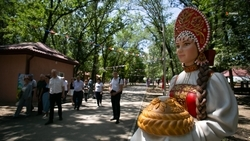 Губернатор Владимиров поручил провести озеленение в сквере Светлограда